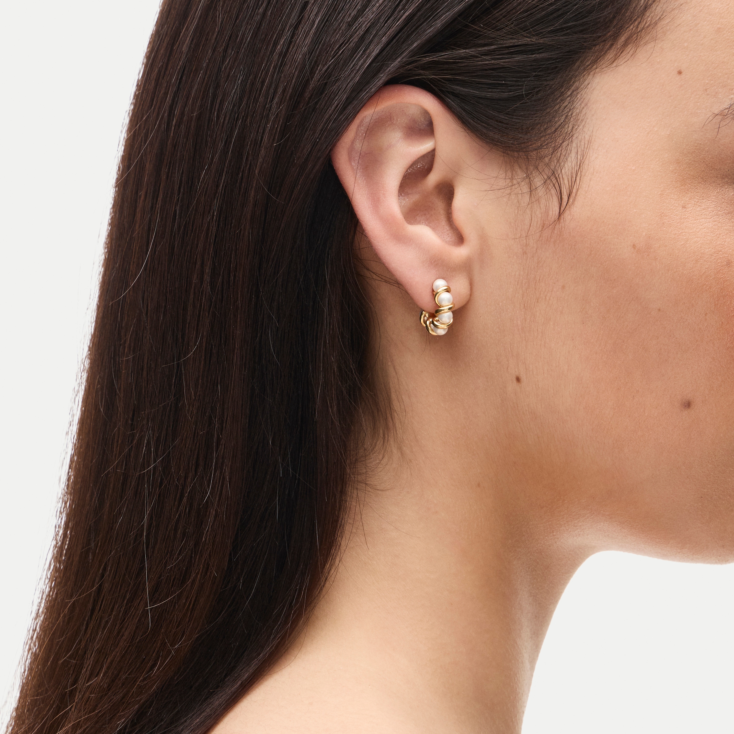 Twisted pearl hoops
