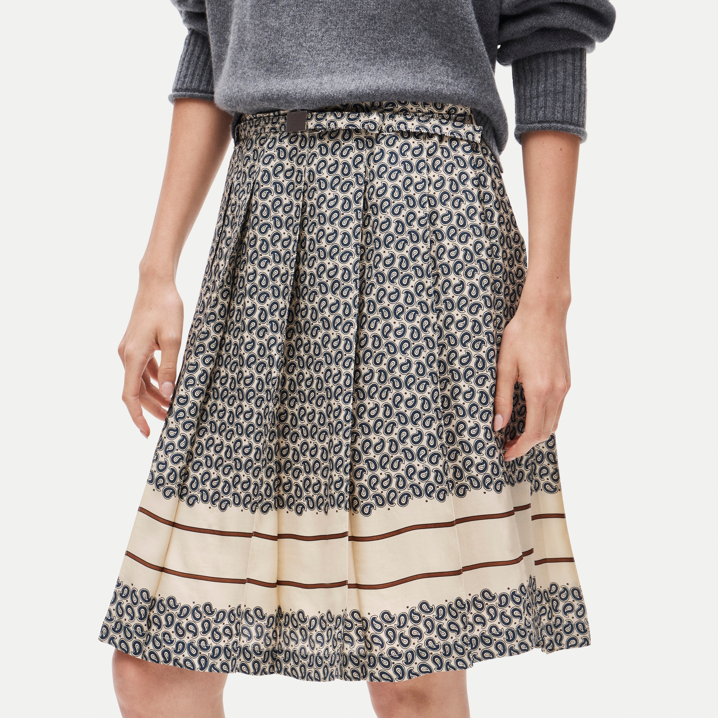 Pleated prep skirt in twill scarf print - thumbnail 2