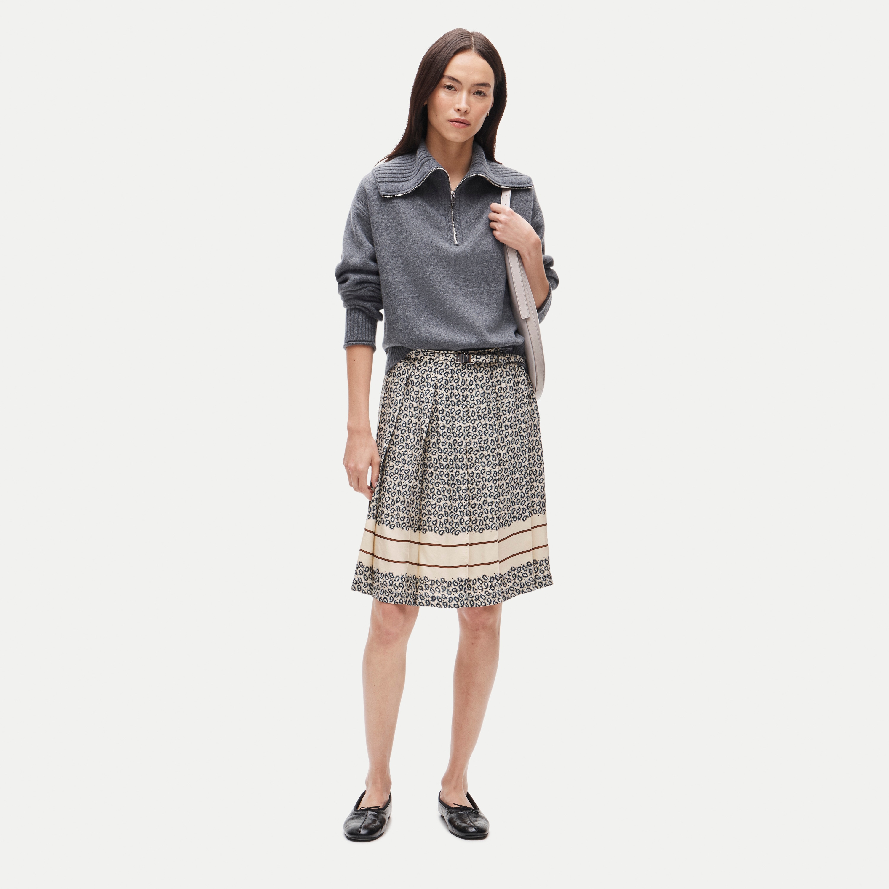 Pleated prep skirt in twill scarf print