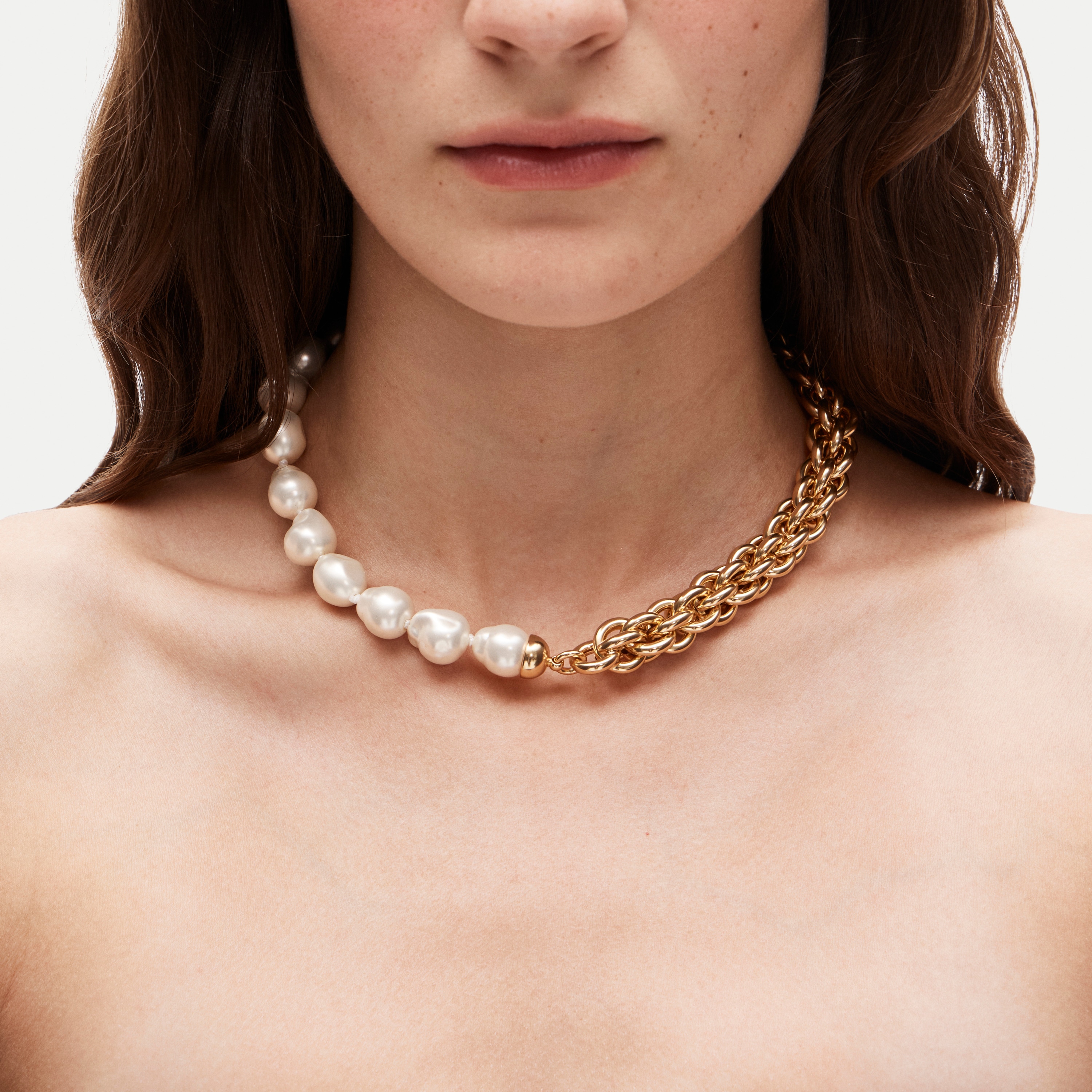 Pearl and chain necklace