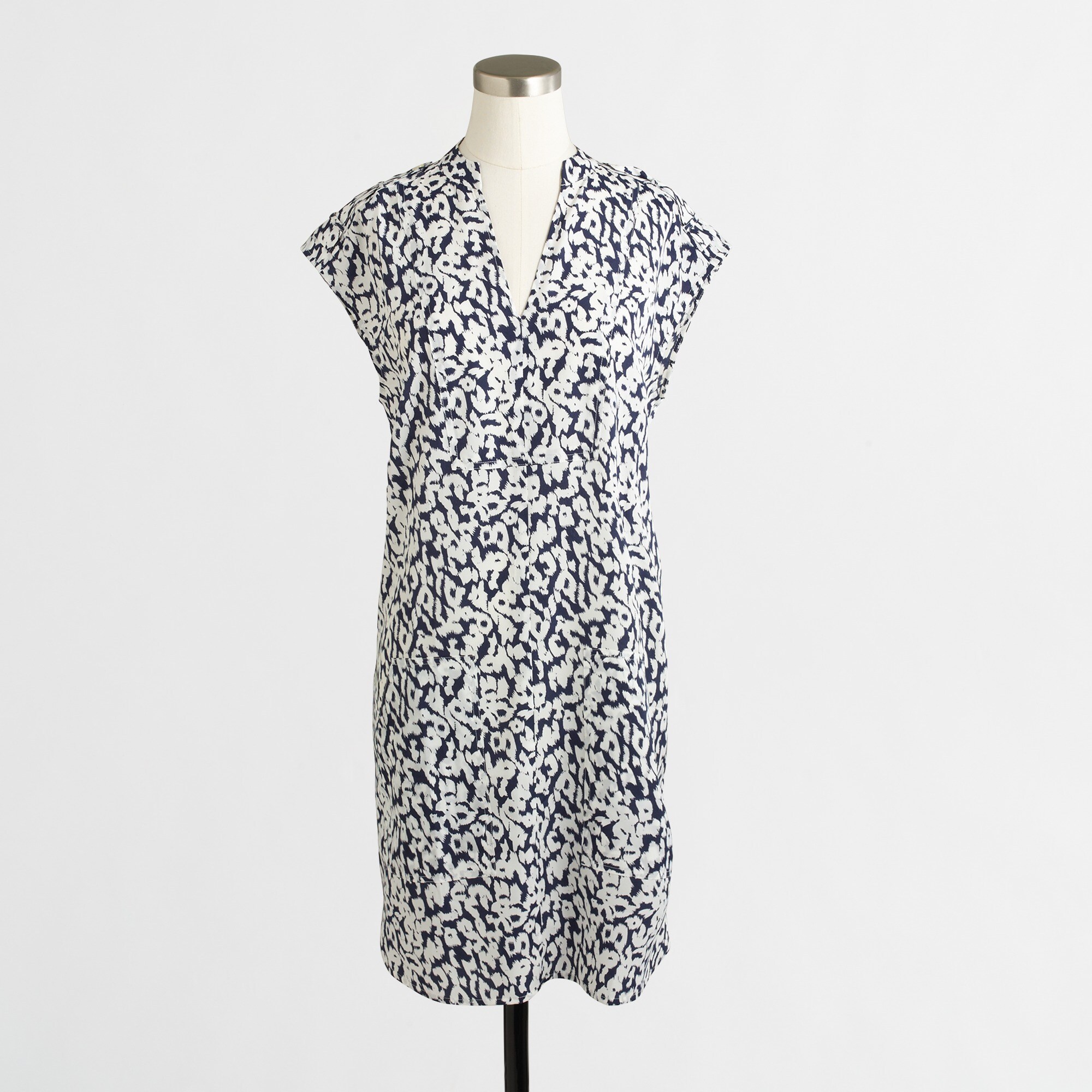 Printed pocket shift dress