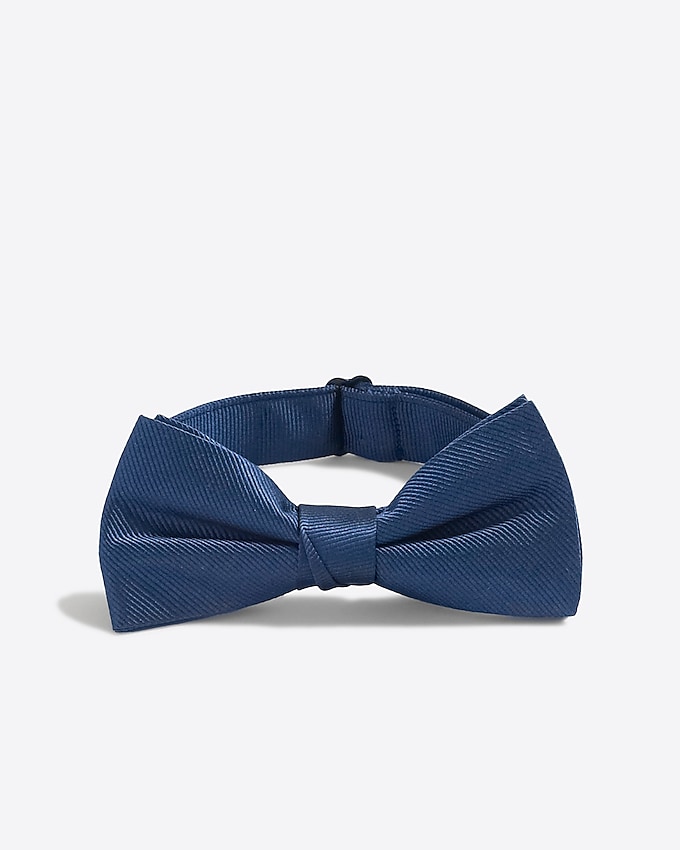 factory: boys' silk bow tie for boys, right side, view zoomed