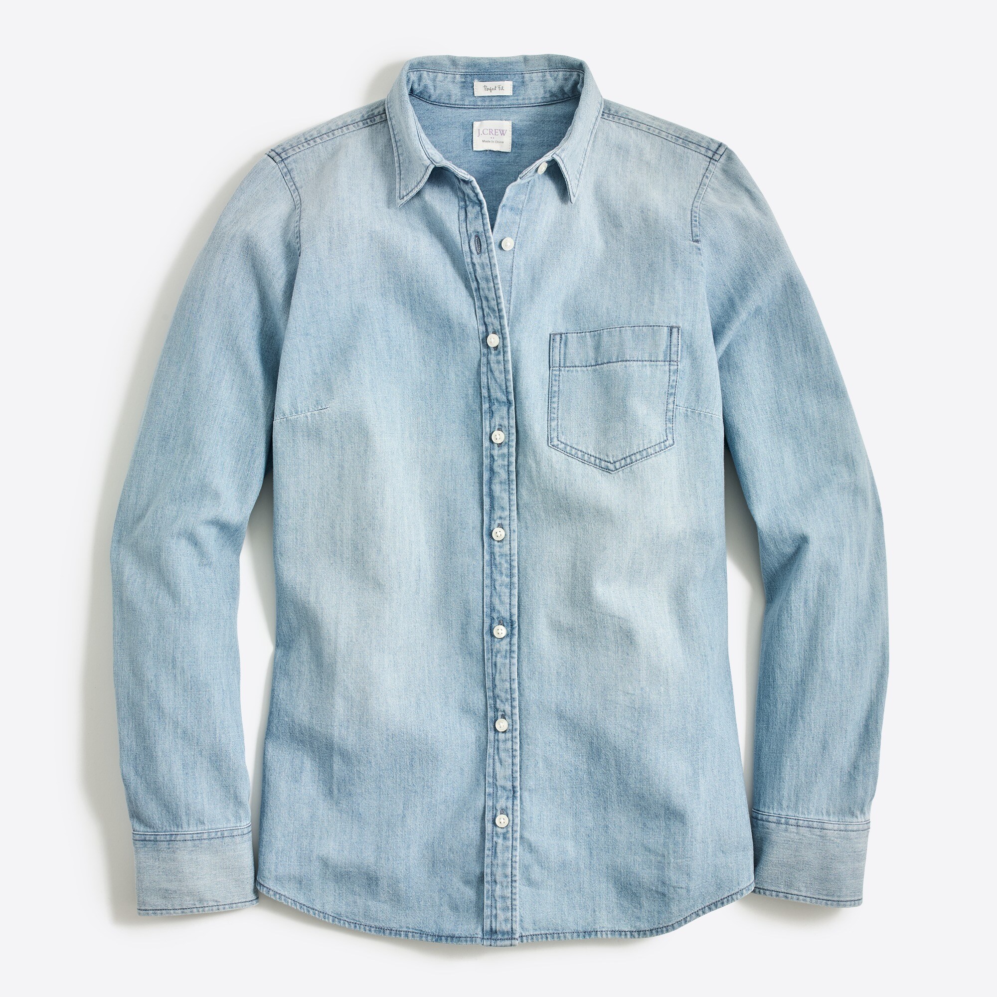 chambray shirt in perfect fit for women