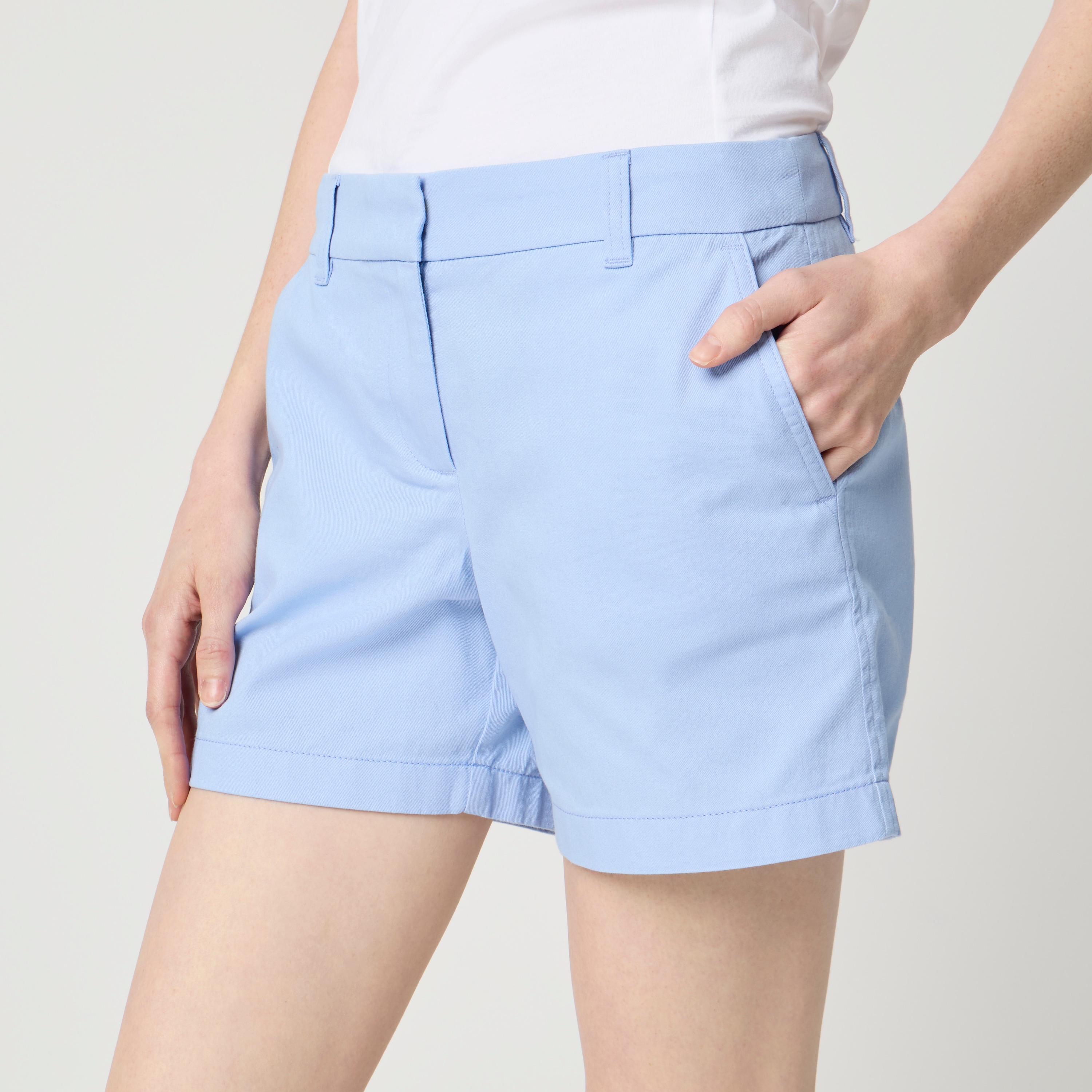 5" classic chino short
