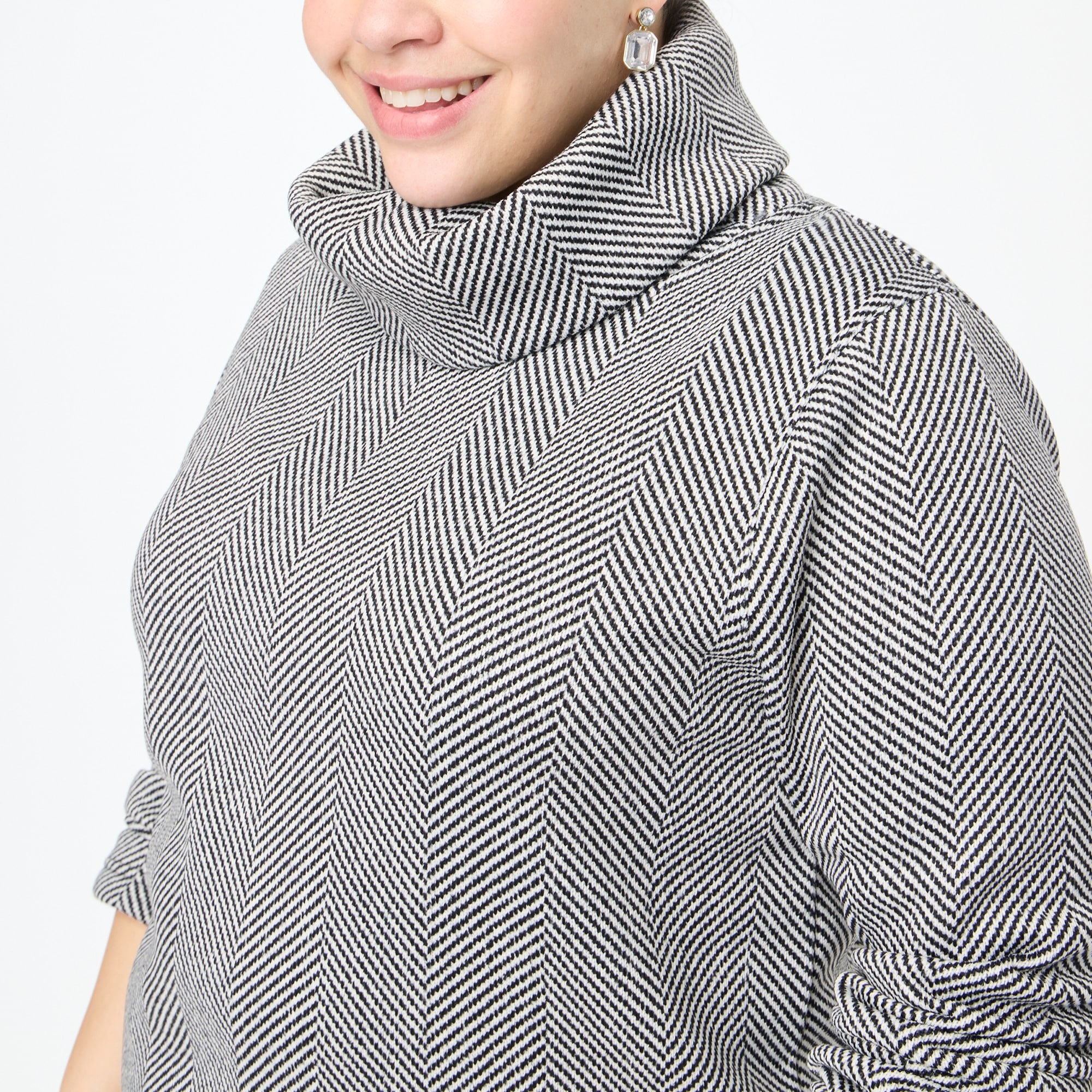 Long-sleeve funnelneck pullover