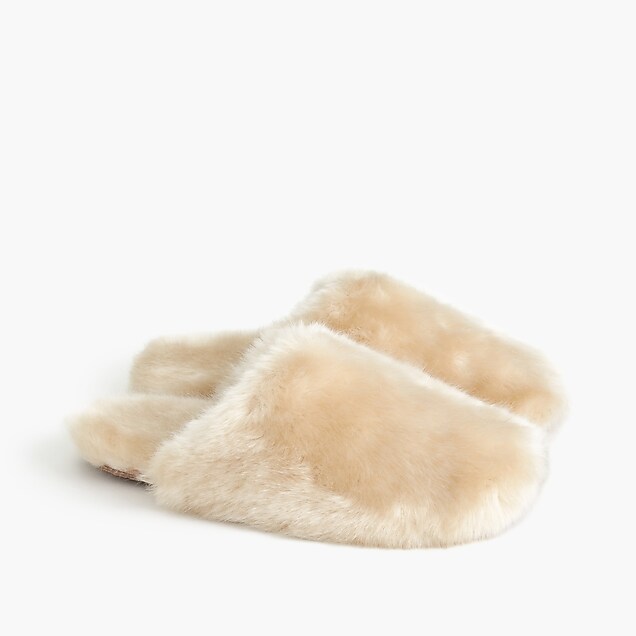 fuzzy slippers : women for getting cozy