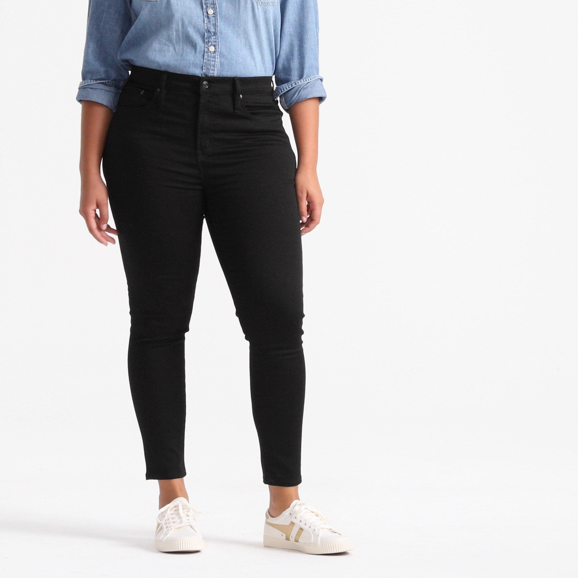 Petite 9&quot; mid-rise stretchy toothpick jean in new black