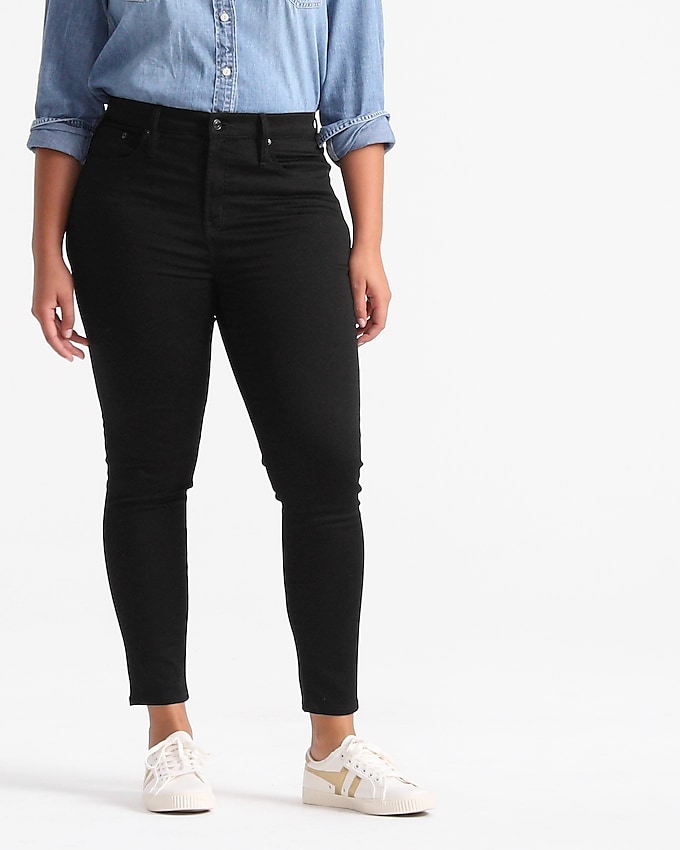 Petite 9&quot; mid-rise stretchy toothpick jean in new black