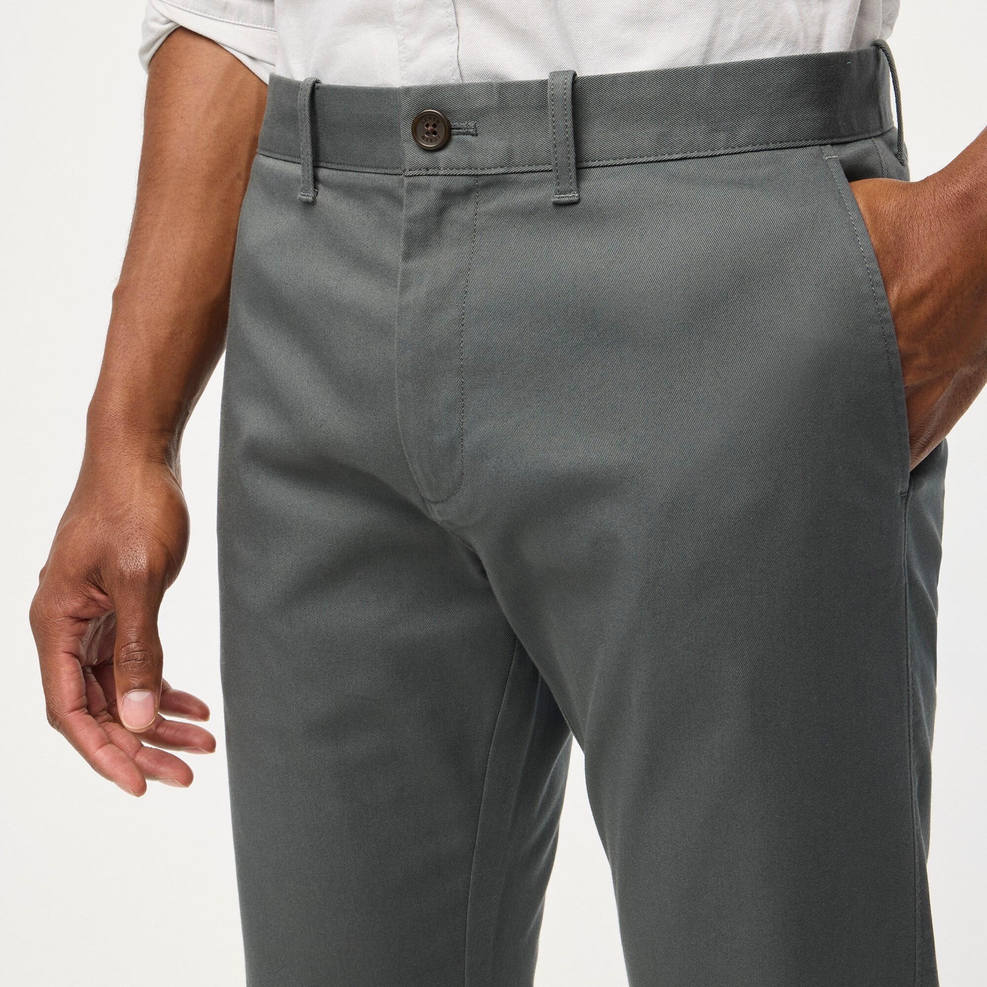 Slim-fit flex chino pant