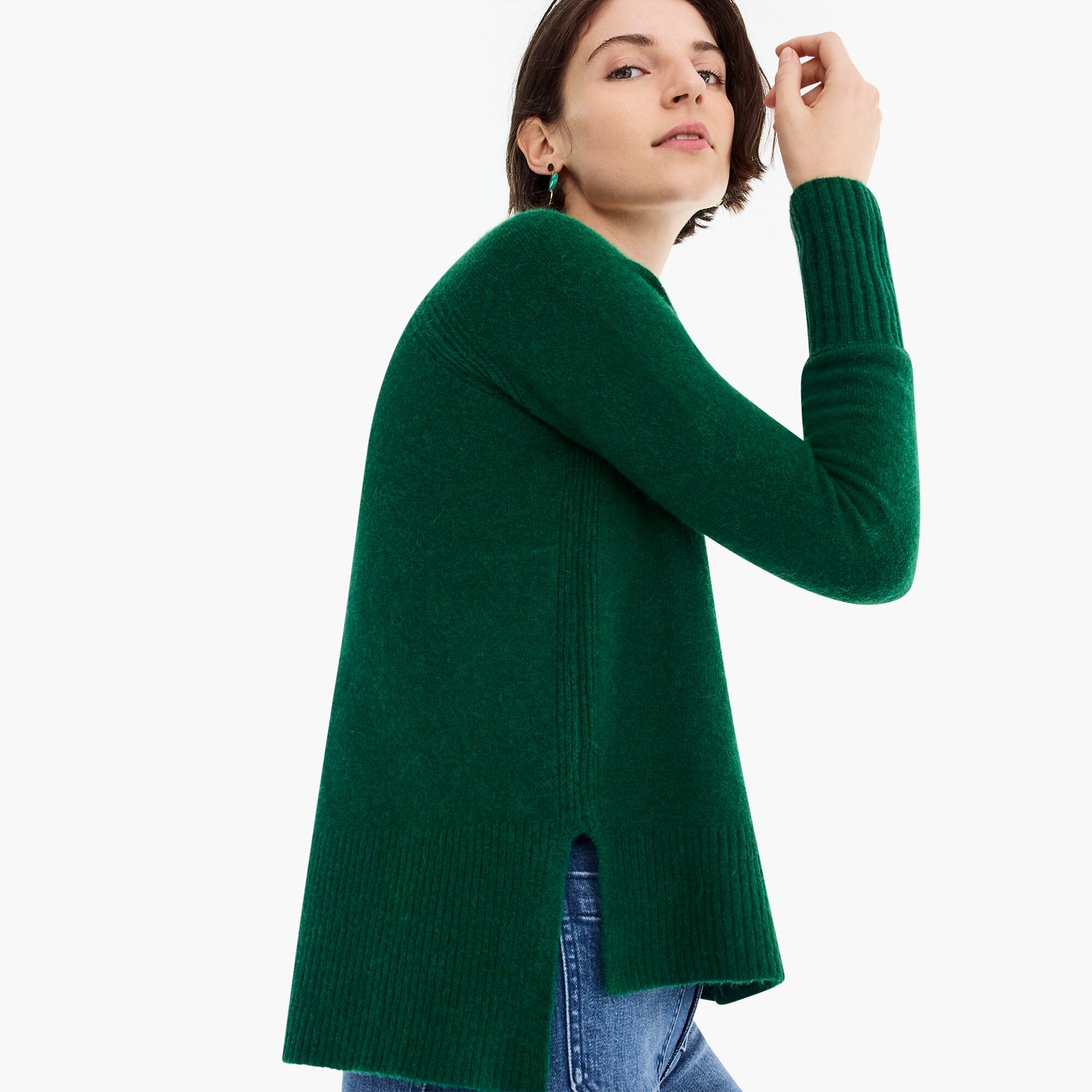 V-neck sweater in yarn