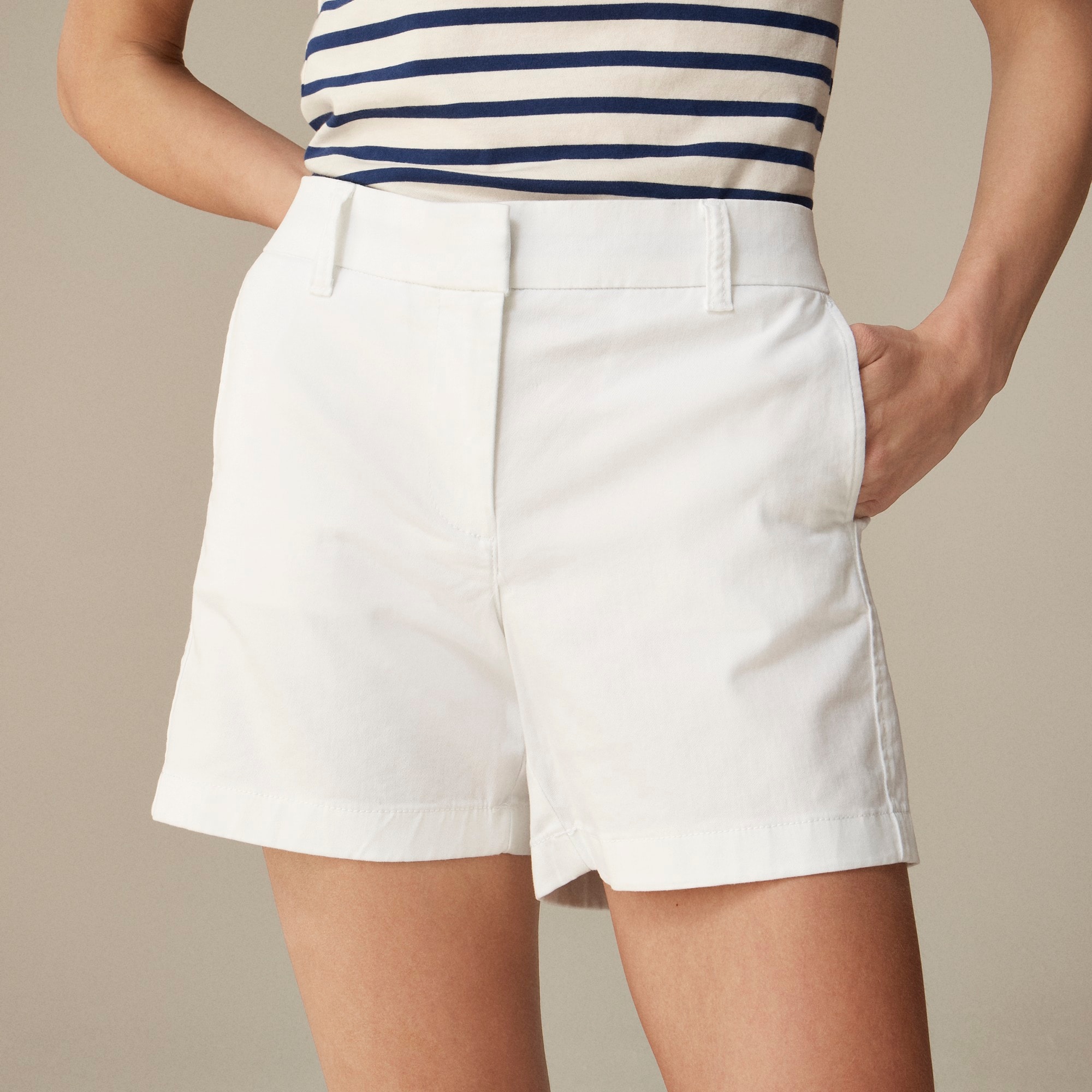 5" stretch chino short