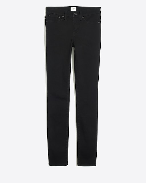  Petite 8&quot; mid-rise black skinny jean in signature stretch+