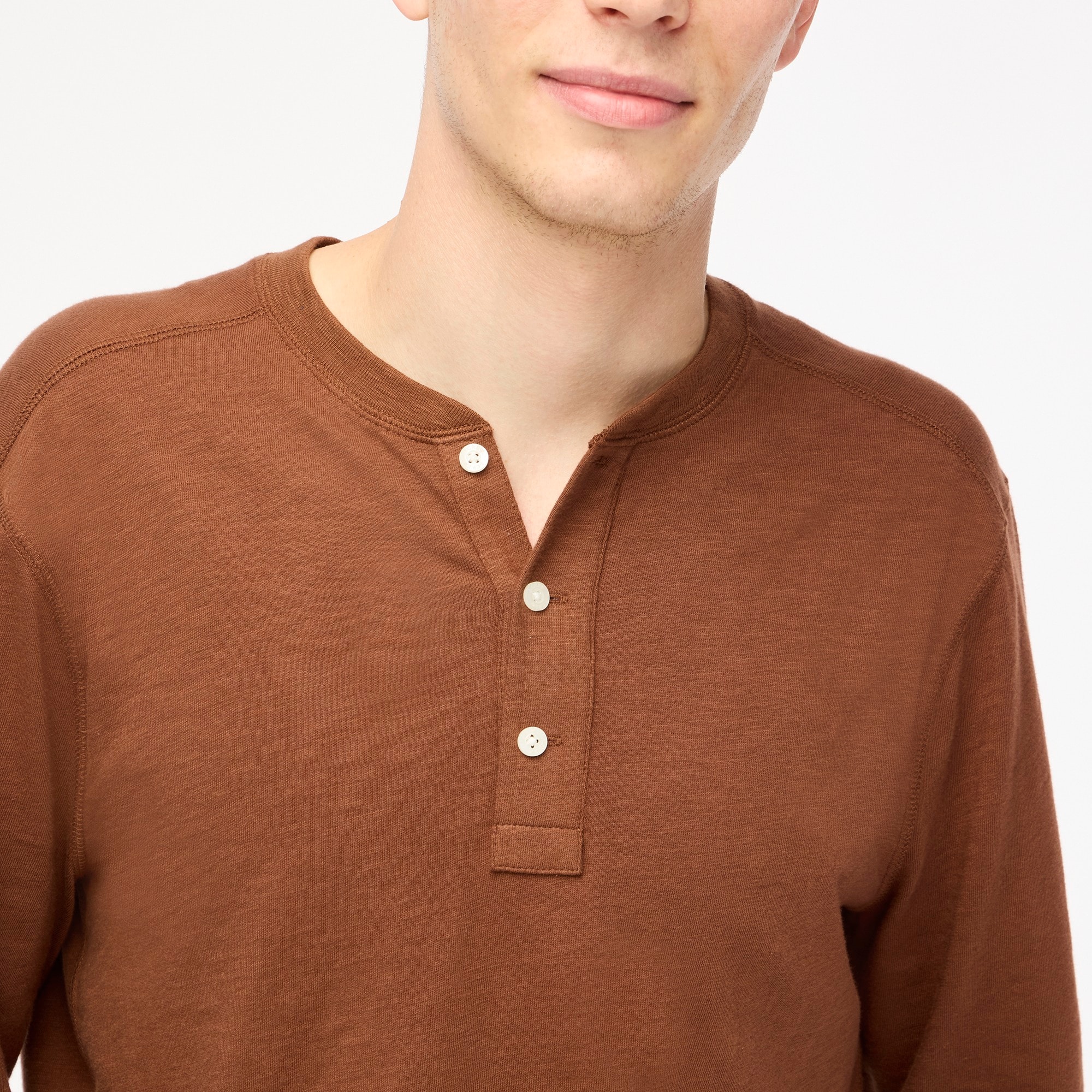 Long-sleeve henley in slub cotton