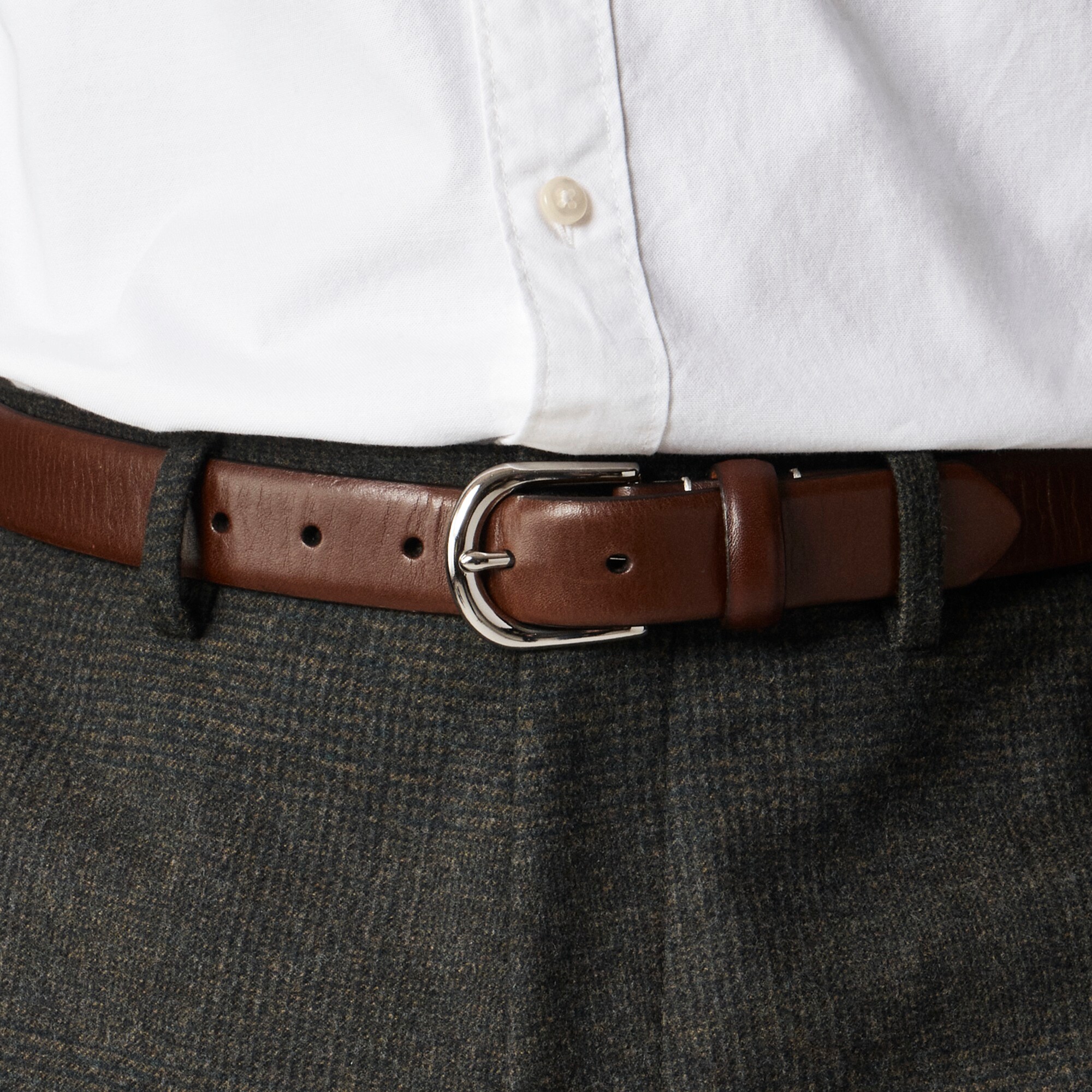 Leather round-buckle dress belt