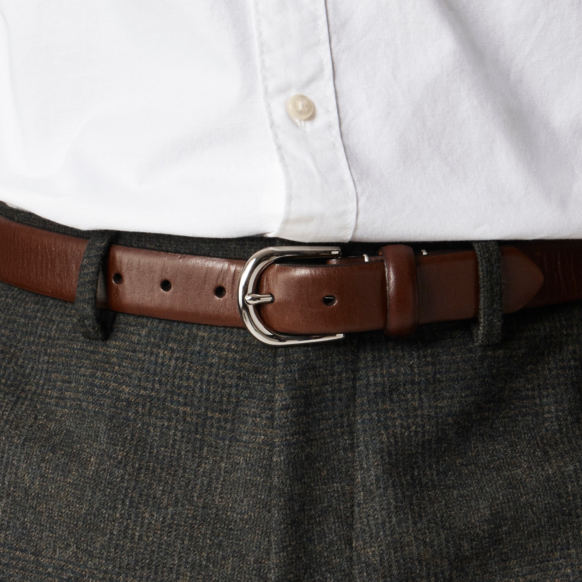 Leather round-buckle dress belt