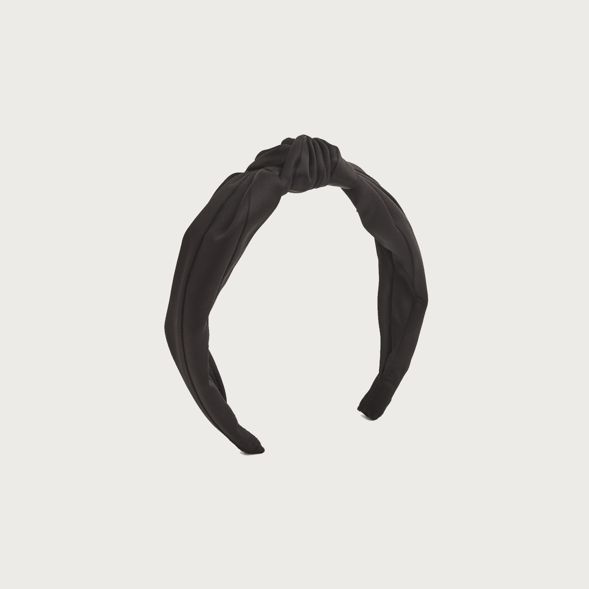 Knot headband in satin