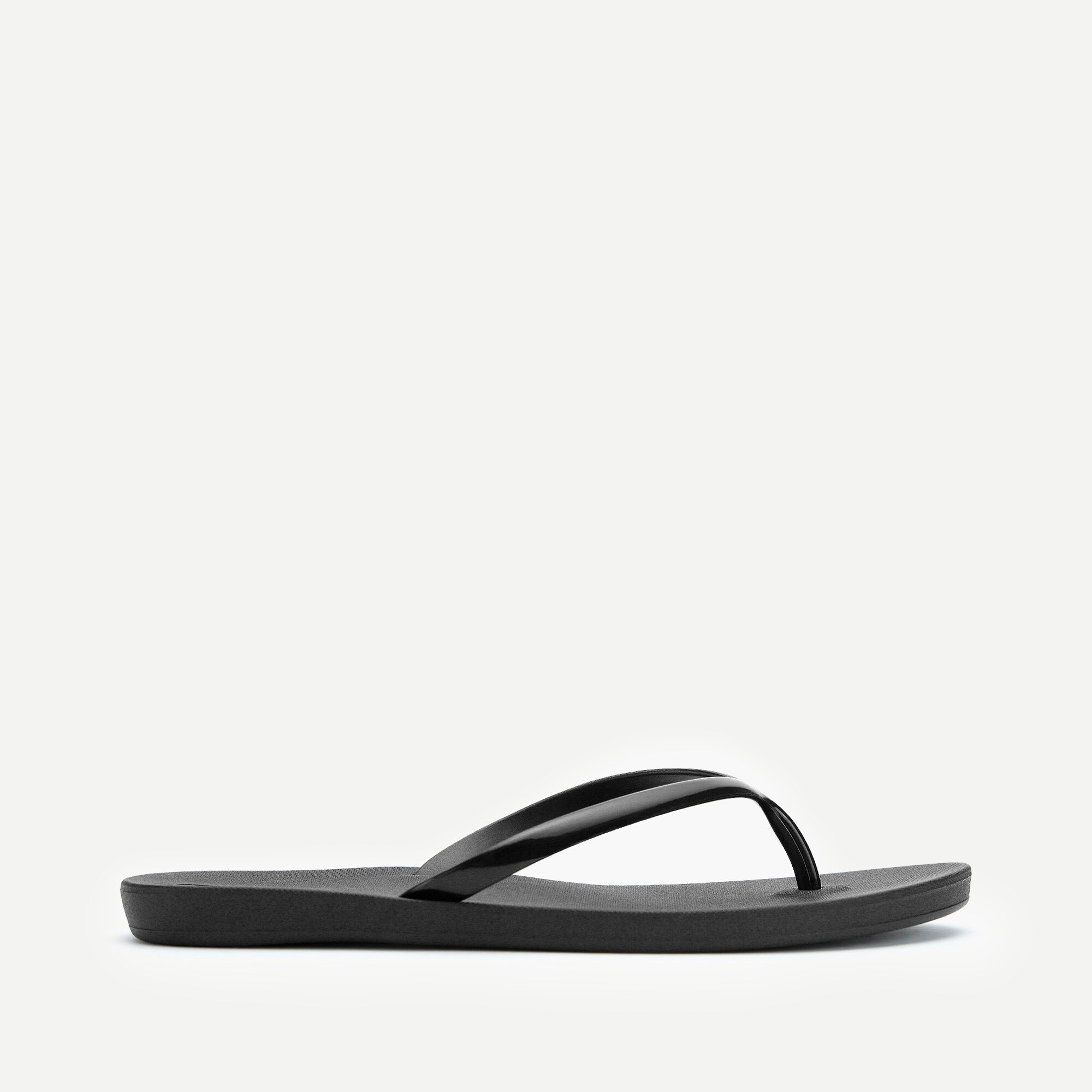 third oak flip flops