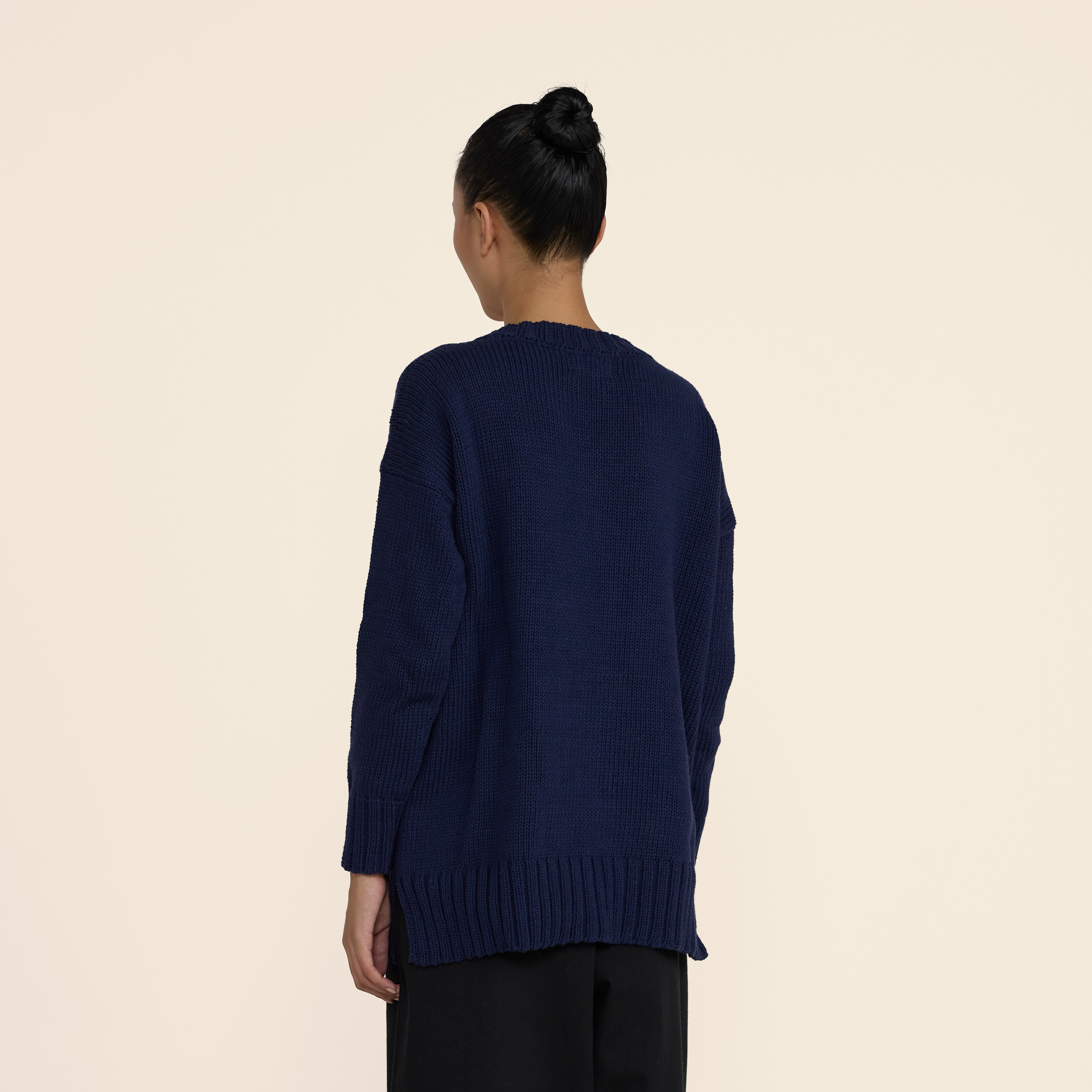 LAUDE the Label oversized V-neck sweater - image 4